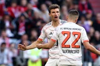 Thomas Müller (de face) a vécu une belle dernière soirée à l'Allianz Arena KEYSTONE/EPA/ANNA SZILAGYI